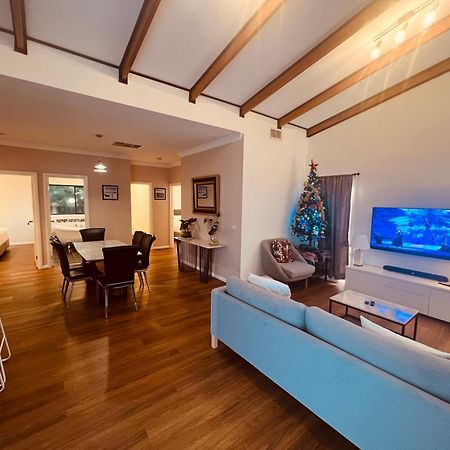 Cosy 4Br Home 15 Minutes Away From Melbourne Airport St Albans Eksteriør billede