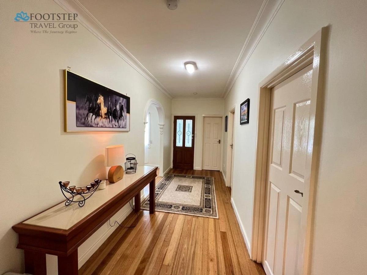 Cosy 4Br Home 15 Minutes Away From Melbourne Airport St Albans Eksteriør billede
