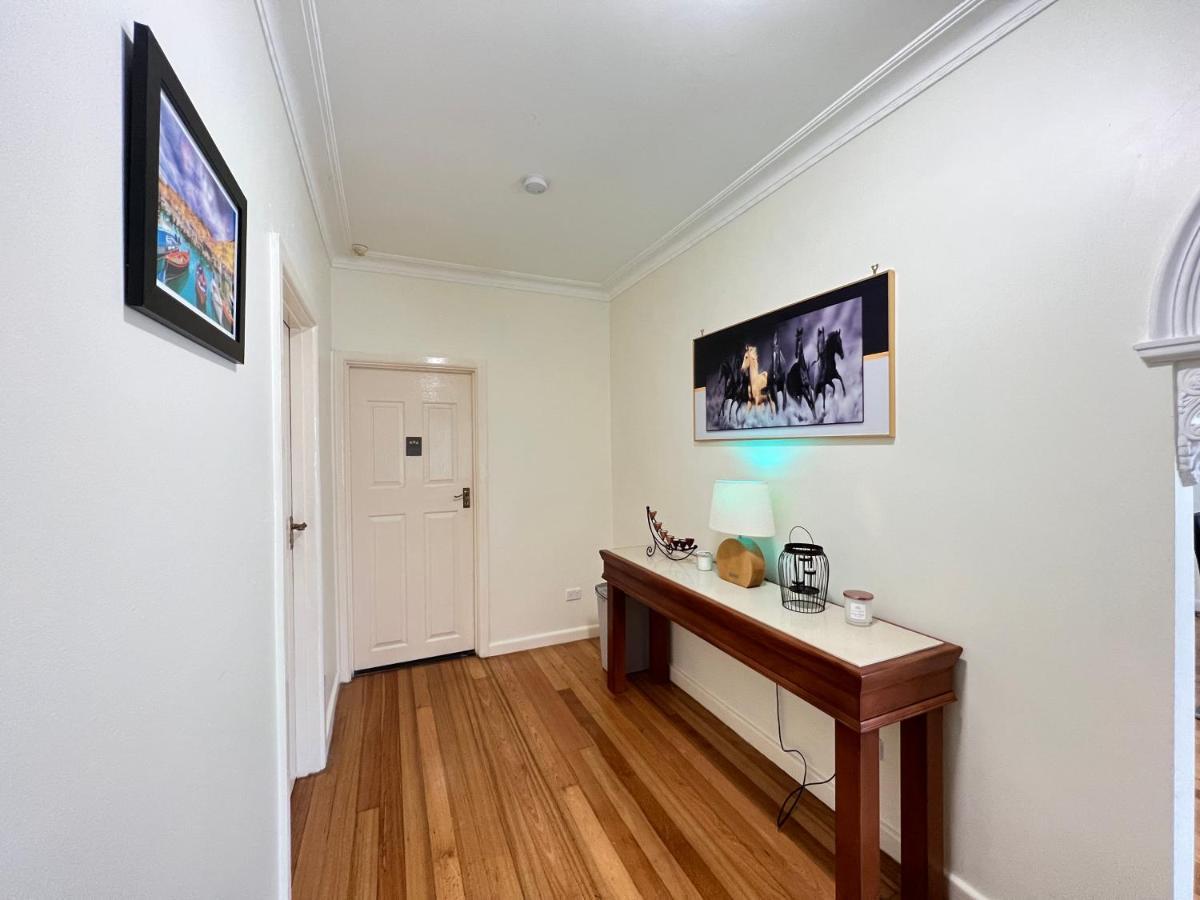Cosy 4Br Home 15 Minutes Away From Melbourne Airport St Albans Eksteriør billede