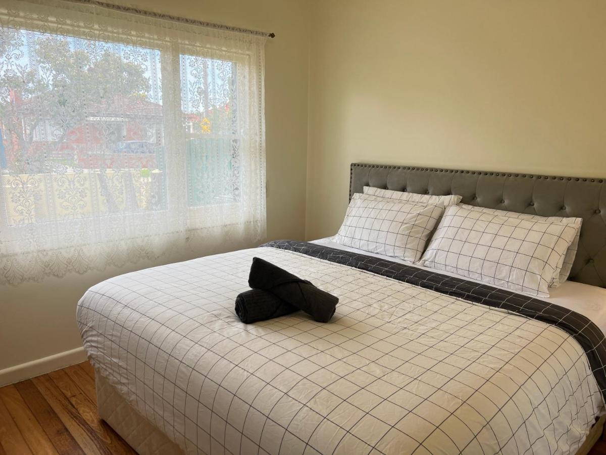 Cosy 4Br Home 15 Minutes Away From Melbourne Airport St Albans Eksteriør billede