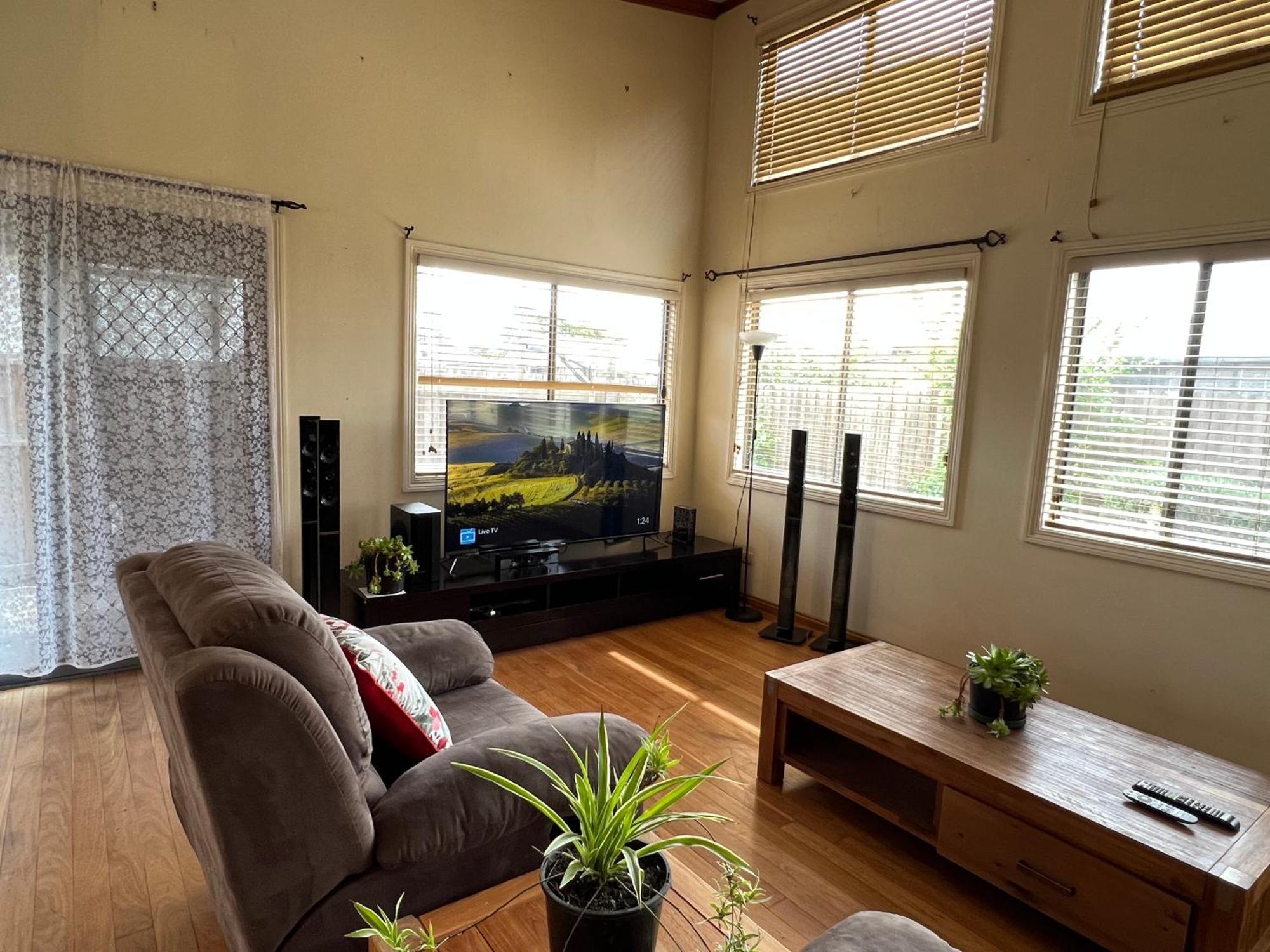 Cosy 4Br Home 15 Minutes Away From Melbourne Airport St Albans Eksteriør billede