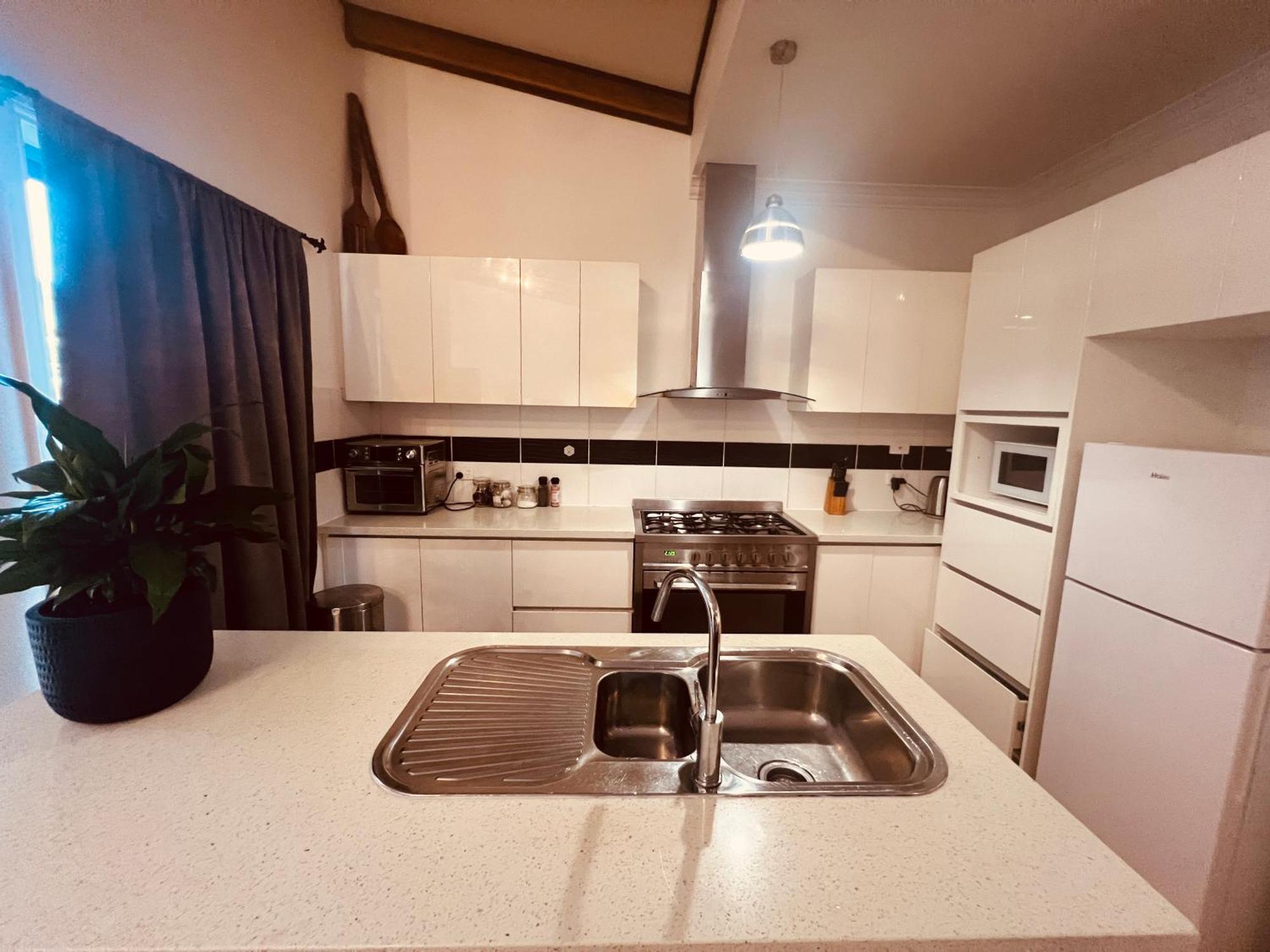 Cosy 4Br Home 15 Minutes Away From Melbourne Airport St Albans Eksteriør billede