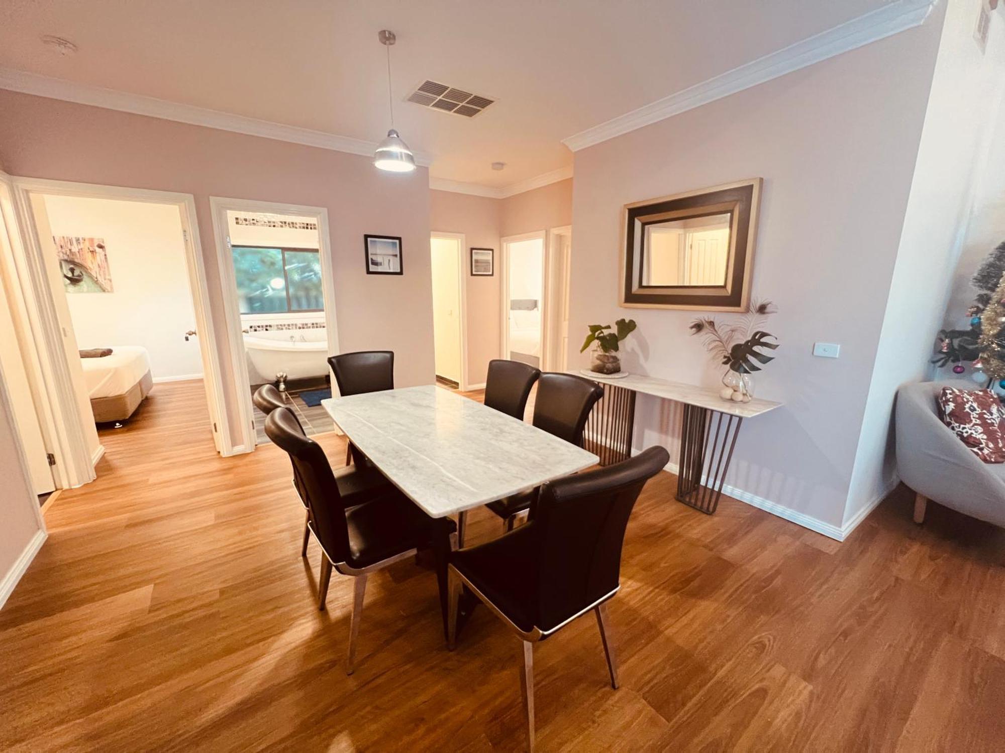 Cosy 4Br Home 15 Minutes Away From Melbourne Airport St Albans Eksteriør billede